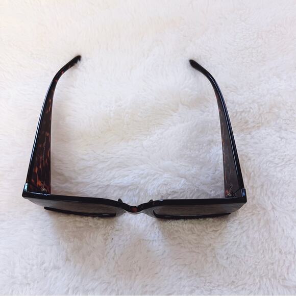 Fiona Brown Oversized Rectangle Thick Sunglasses - Picture 5 of 12